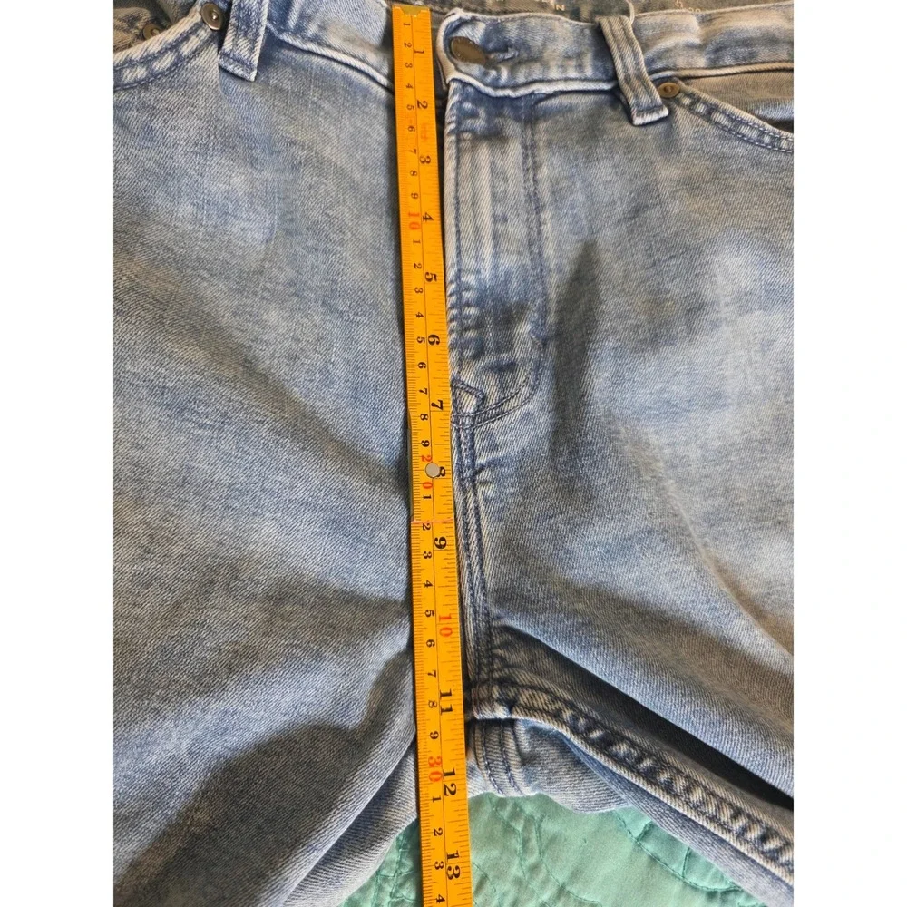 Banana Republic Mens Travel Jean Athletic Fit Light Stone Wash 33x30 411326-00